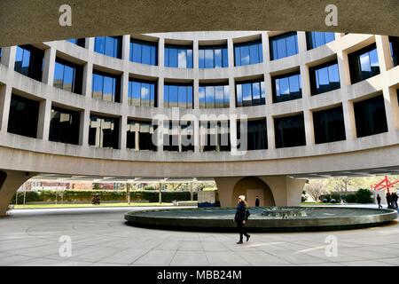 Architektur Anzeige der Außen und Sculpture Garden Hirshhorn Museum, Washington DC, USA Stockfoto