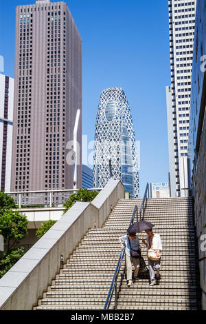 Tokio Japan, Shinjuku, Shinjuku Center Building, Mode Gakuen Cocoon Tower, Wolkenkratzer, Treppen, Treppen, asiatisches Orientalisch, Männer, Erwachsene Erwachsene, wom Stockfoto