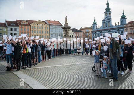 Ceske Budejovice, Tschechien. 09 Apr, 2018. Commemorative treffen in Gedenken an die Opfer des Krieges Konzentrationslager für Roma in Lety fand in Ceske Budejovice, Tschechien am Montag, 9. April 2018. Credit: Petr Skrivanek/CTK Photo/Alamy leben Nachrichten Stockfoto