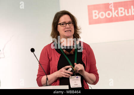 London, UK, 9. April 2018: Alison Winter, Leiter der BBC Redio am Quantum: Inspiration durch die Konferenz, während der London Book Fair im Olympia Zentrum in London informiert. Stockfoto