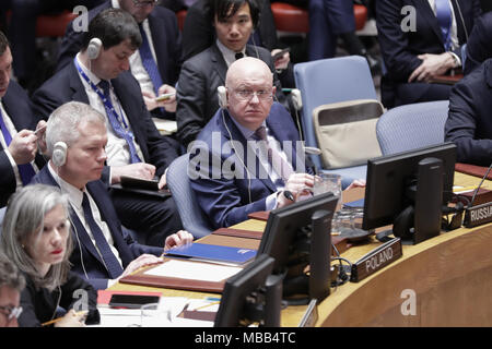 New York, NY, USA. 9 Apr, 2018. Vereinten Nationen, New York, USA, April 09 2018 - Der russische UN-Botschafter Vassily Nebenzia während der Tagung des Sicherheitsrates auf Bedrohungen des Weltfriedens und der internationalen Sicherheit und der Situation in der Syrischen Quimical Atacc heute am Hauptsitz der Vereinten Nationen in New York. Foto: Luiz Rampelotto/EuropaNewswire Credit: Luiz Rampelotto/ZUMA Draht/Alamy leben Nachrichten Stockfoto