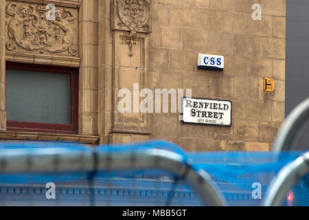 Glasgow, Schottland, Großbritannien. 9. April 2018. Abbrucharbeiten weiterhin auf einem der geschäftigsten Einkaufsstraßen von Glasgow, der Sauchiehall Street, nach einem massiven Blaze zerstört Nummern 92-96 und 98-106 am 22. März. Victoria's Nachtclub ging verloren, ebenso wie mehrere Geschäfte. Inzwischen ist der Pavillon, ein beliebter und historische Vielfalt Theater befindet sich neben der Szene, wird für die Dauer der Arbeiten geschlossen bleiben - rund zwei Monate - wegen der Gefahr der nahe gelegenen Gebäude einstürzen. Credit: Iain McGuinness/Alamy leben Nachrichten Stockfoto