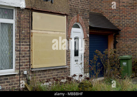 Hither Green, London, UK. 10. April 2018. Floral Tribute zu Henry Vincent getötet durch Richard Osborn-Brooks abgerissen, Übernachtung in Hither Green South London. Quelle: MARTIN DALTON/Alamy leben Nachrichten Stockfoto