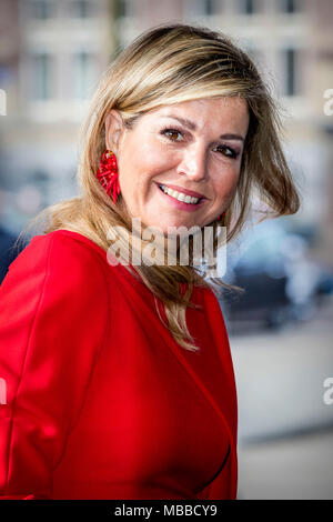 Amsterdam, Niederlande. 10 Apr, 2018. Queen Maxima der Niederlande besucht die Royal Concertgebouw Orchestra in Amsterdam, Niederlande, 10. April 2018. Quelle: Patrick Van Katwijk / Point de Vue, · KEINE LEITUNG SERVICE · Credit: Patrick Van Katwijk/niederländischen Foto Presse/dpa/Alamy leben Nachrichten Stockfoto