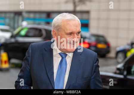 Ulster Hall, Belfast, Nordirland. 10. April 2018. Der ehemalige US-Präsident Bill Clinton und Senator George Mitchell besucht heute eine besondere Zeremonie an der Ulster Hall die Freiheit der Stadt Belfast zu erhalten. Credit: Bonzo/Alamy leben Nachrichten Stockfoto