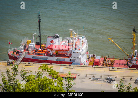 Die Ice Breaker des Weg Groseilliers kanadische Küstenwache Schiff, Hafen von Quebec City, Quebec Stockfoto