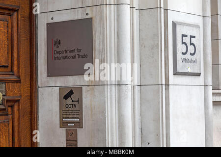 Eingang der britischen Regierung, Abteilung für Internationalen Handel bei 55 Whitehall, London. Stockfoto