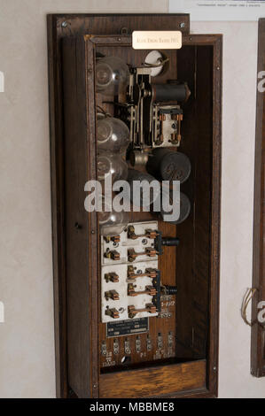 Blackwater, Missouri. - Missouri Museum von unabhängigen Telefon Pioniere. Kellog klingeln Maschine, 1905 durch die automatische Trafo unternehmen. Stockfoto