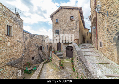 Vallo di Nera (Italien) - Eine sehr kleine und wunderbare mittelalterliche Stadt in der Provinz von Perugia, Umbrien, wählt eine der schönsten Dorf in Italien Stockfoto