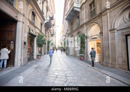 Mailand, Italien - 24. Oktober 2017: Morgen auf Della Spiga Straße in Mailand. Stockfoto