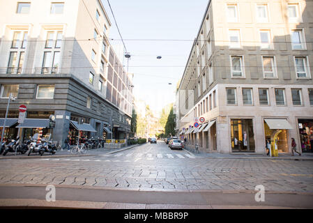 Mailand, Italien - 24. Oktober 2017: Morgen auf Alessandro Manzoni Straße in Mailand. Stockfoto