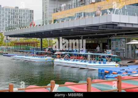 SongDo, Südkorea - 29. Juli 2014: Wasser spielen Dienstleistungen von Songdo Central Park Songdo im internationalen Geschäft Bezirk Stockfoto