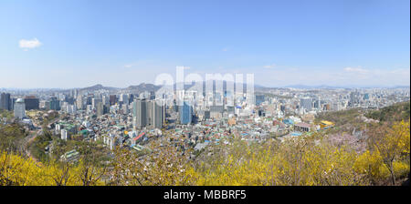 SEOUL, KOREA - April 04, 2014: Panoramablick von Jung-gu von Namsan in Seoul Stockfoto