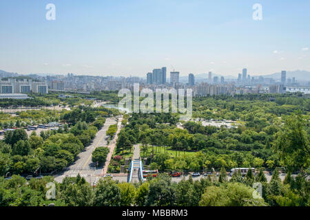 SEOUL, Südkorea - 30. AUGUST 2014: WM-Park und Blick auf Mapo-gu Seoul, Korea Stockfoto