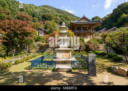 YEONGJU, KOREA - Oktober 15, 2014: Steinerne Pagode in Buseoksa. Buseoksa Tempel ist der älteste Tempel in Silla Zeitraum gebaut. Stockfoto