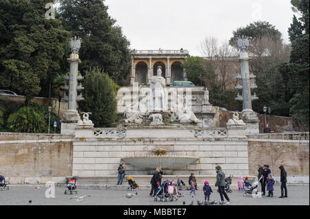 Rom, Italien, 27. JANUAR 2010: Fontana della Dea di Roma ist ein Brunnen an der östlich der Piazza del Popolo in Rom, Italien. Stockfoto