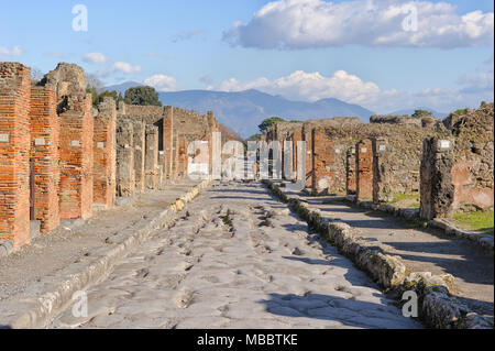 Neapel, Italien - Januar 19, 2010: Street View der Stadt Pompeji in Kampanien, Italien. Pompeji ist eine Ruine der antike römische Stadt in der Nähe von Neapel in Italien. Stockfoto