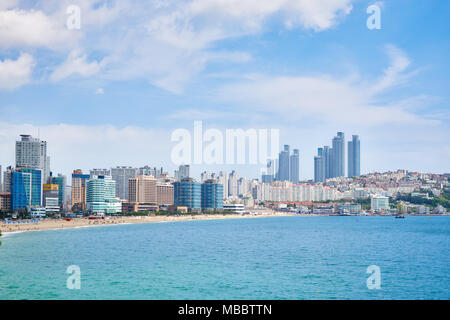 Busan, Korea - September 19, 2015: Haeundae Beach ist das Busan beliebteste Strand wegen seiner einfachen Zugang von der Innenstadt von Busan. Und es ist eine der m Stockfoto