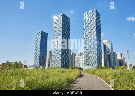 Songdo, Korea - September 07, 2015: Songdo International Business District (Songdo IBD) ist eine neue Smart City in Incheon, Südkorea gebaut. Es SIBD con Stockfoto