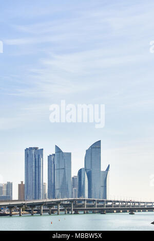 Busan, Korea - Januar 22, 2016: Marine City ist ein Luxus und prestigeträchtigen Wohngebiet gebaut auf Suyeong bay zurückgewonnenen Landes in Haeundae Distri Stockfoto