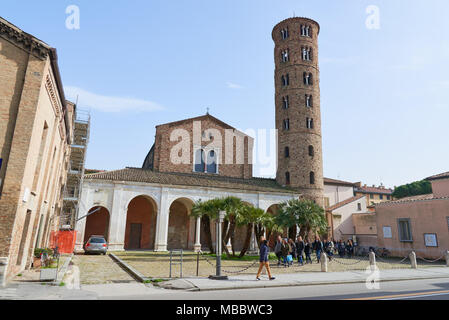 Ravenna, Italien - Februar 18, 2016: die Basilika von Sant'Apollinare Nuovo, ein 6. Jahrhundert Kirche von theoderich dem Großen erbaut als seinen Palast - Kapelle, aufgeführt Stockfoto