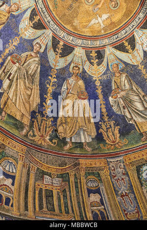 Ravenna Italien - Februar 18, 2016: Decke Mosaik der Battistero Neoniano (Baptisterium von Neon), einem der acht Strukturen in Ravenna registriert als UNES Stockfoto