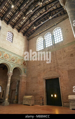 Ravenna Italien - Februar 18, 2016: Basilica di Sant'Apollinare in Classe, ein wichtiges Denkmal der byzantinischen Kunst und eine der acht Strukturen in Rav Stockfoto