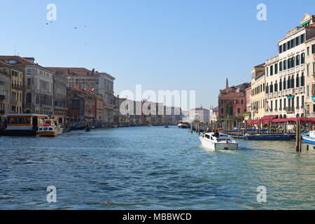 Venedig, Italien - Februar 19, 2016: Venedig, eine Stadt im nordöstlichen Italien. Es ist bekannt für die Schönheit seiner Einstellungen, Architektur und Kunstwerke. Ein Teil o Stockfoto