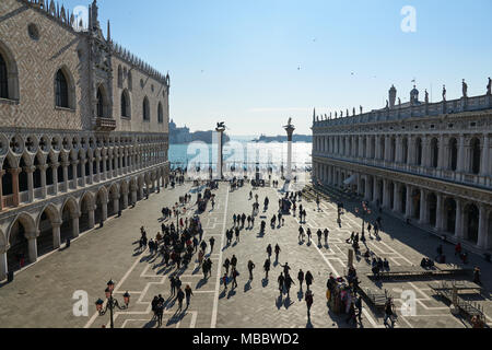 Venedig, Italien - Februar 19, 2016: Piazza San Marco in Venedig. Venedig ist bekannt für seine Einstellungen, Architektur und Kunstwerke. Ein Teil von Venedig ist resignat Stockfoto