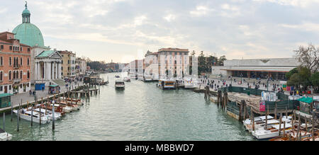 Venedig, Italien - Februar 19, 2016: Venedig, eine Stadt im nordöstlichen Italien. Es ist bekannt für die Schönheit seiner Einstellungen, Architektur und Kunstwerke. Ein Teil o Stockfoto