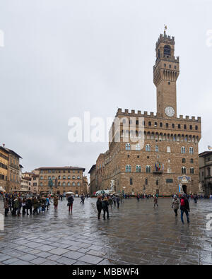 Florenz, Italien - Februar 17, 2016: Piazza della Signoria, ein Platz vor dem Palazzo Vecchio in Florenz, Italien. Es ist zwischen Ponte Vec entfernt Stockfoto