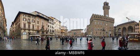 Florenz, Italien - Februar 17, 2016: Piazza della Signoria, ein Platz vor dem Palazzo Vecchio in Florenz, Italien. Es ist zwischen Ponte Vec entfernt Stockfoto