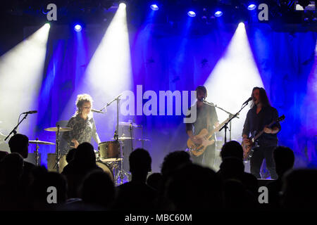 Schweiz, italienischer Musiker Duo Mir und Marie mit Maria de Val und Roland Firma Scandella Live at Schüür Luzern, Schweiz Stockfoto