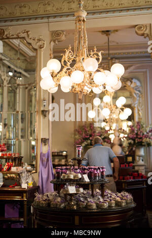 Das berühmte Café Demel in Wien, Österreich. Stockfoto