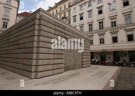 Der Holocaust Denkmal auf dem Judenplatz, Wien, Österreich. Auch als der namenlose Bibliothek, dieses Denkmal ehrt die österreichische Juden im Holocaust getötet bekannt. Stockfoto