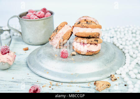 Eis-Sandwiches mit Erdbeere. Sommer Snack. Dessert Stockfoto