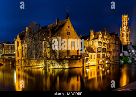 Kanäle in Brügge in der Nacht Stockfoto
