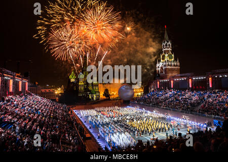 Feuerwerk pyrotechnische Show auf International Military Tattoo Music Festival "Spasskaja Turm" in Moskau, Russland Stockfoto