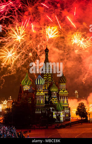 Feuerwerk pyrotechnische Show auf International Military Tattoo Music Festival "Spasskaja Turm" in Moskau, Russland Stockfoto