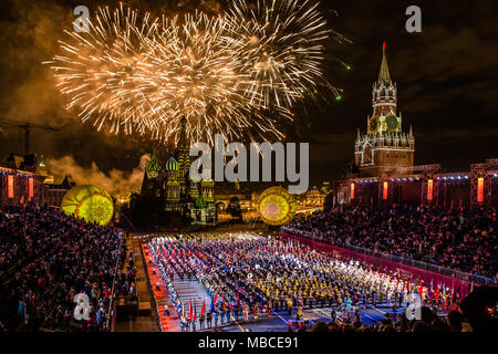 Feuerwerk pyrotechnische Show auf International Military Tattoo Music Festival "Spasskaja Turm" in Moskau, Russland Stockfoto