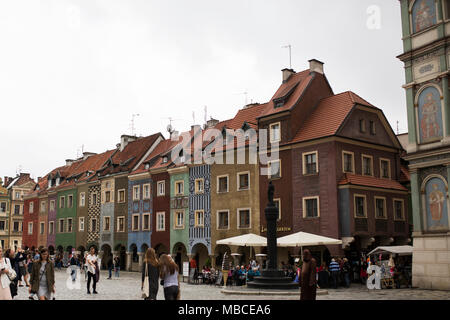 Sechzehnten jahrhundert Kaufleute Häuser (domki budnicze) im Alten Markt (Stary Rynek) von Poznan, Polen. Stockfoto