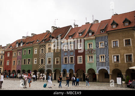 Sechzehnten jahrhundert Kaufleute Häuser (domki budnicze) im Alten Markt (Stary Rynek) von Poznan, Polen. Stockfoto