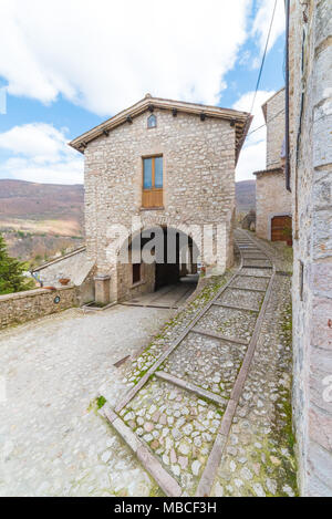 Vallo di Nera (Italien) - Eine sehr kleine und wunderbare mittelalterliche Stadt in der Provinz von Perugia, Umbrien, wählt eine der schönsten Dorf in Italien Stockfoto