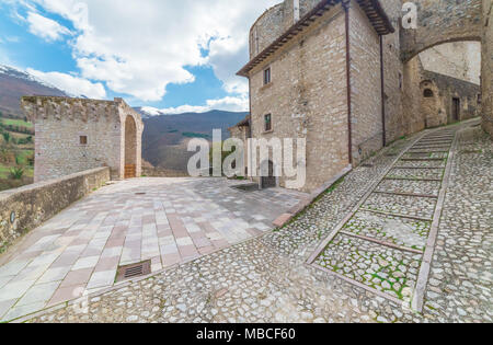 Vallo di Nera (Italien) - Eine sehr kleine und wunderbare mittelalterliche Stadt in der Provinz von Perugia, Umbrien, wählt eine der schönsten Dorf in Italien Stockfoto