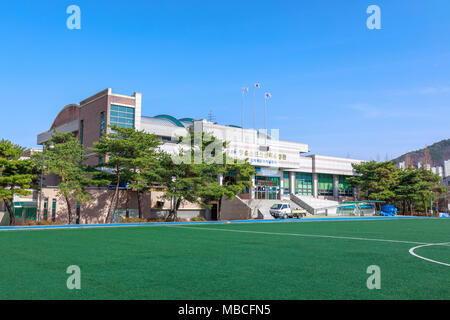 Jangyu, Südkorea - 16. März 2018: Bau von Jangyu Sport Center im Süden der Provinz Gyeongsang Stockfoto