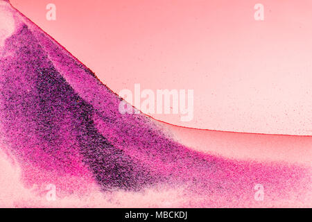 Bunte sand Pigmente fiel in Wasser. Abstrakte Landschaft Hintergrund. Stockfoto