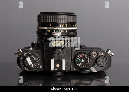 Nikon FE 35 mm SLR Spiegelreflexkamera Kamera mit 50 mm f1,8 Nikkor Objektiv Stockfoto