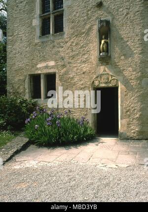 Statue von Jeanne d'Arc. Das Haus in Domremy, wo sie angeblich ist. geboren wurden. Stockfoto