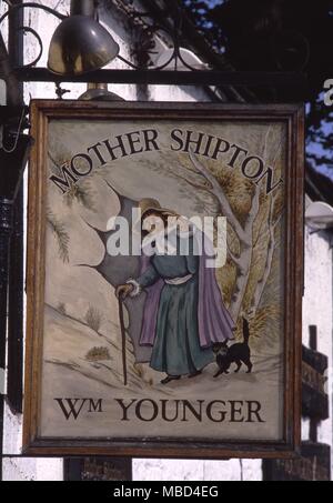 Inn Zeichen der Mutter Shipton.pub in Knaresborough in Yorkshire. Mother Shipton, ein namhafter Hexe aus dem 15. Jahrhundert, war Ursula Southill. Früheste prophezeit in einer Broschüre von 1641. Alle anderen sind Fälschungen von Richard Kopf (1667) und Charles Hindley (1862). Stockfoto