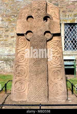 Piktischen. 8. Jahrhundert piktischen Kreuz auf dem Friedhof in Aberlemno, Schottland Stockfoto